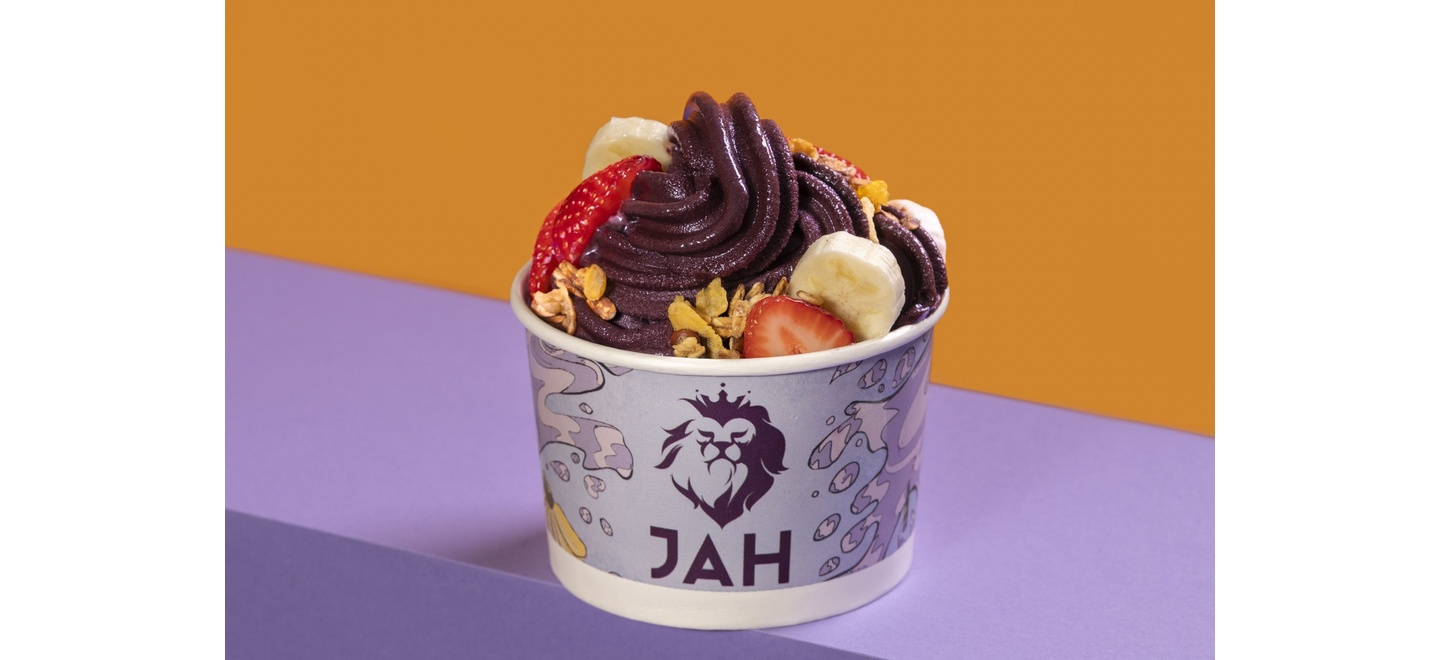 Verão com sabor de Brasil: JAH Açaí convida o público a se refrescar com combinações criativas, naturais e cheias de energia