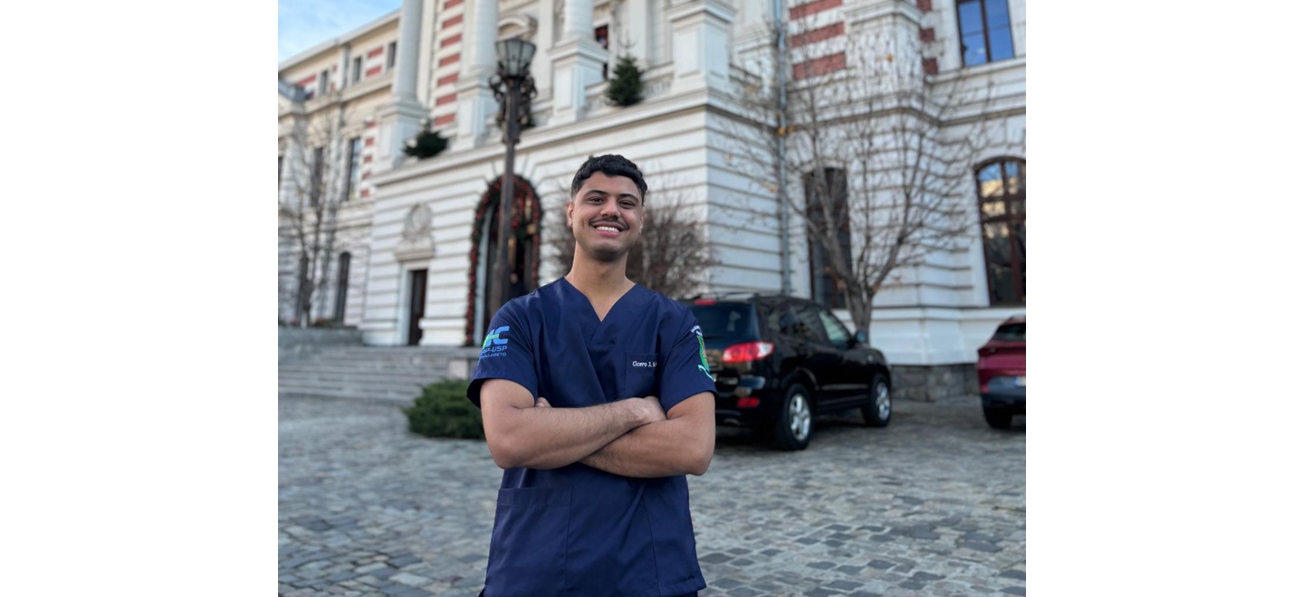 Da aula online à Romênia: estudante de medicina transforma a carreira com fluência em inglês