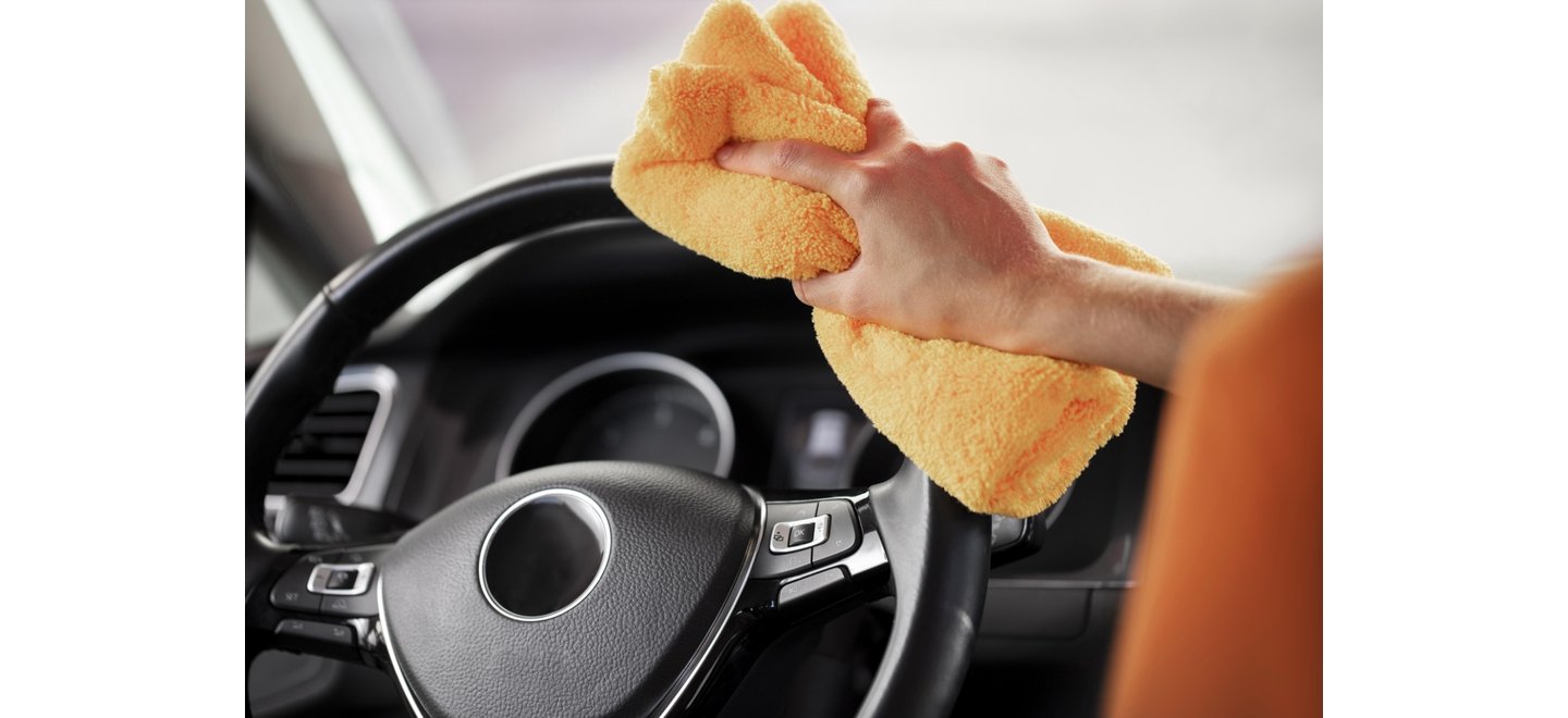 Carnaval: Dicas de como tirar glitter de estofados e interiores de carro sem dor de cabeça