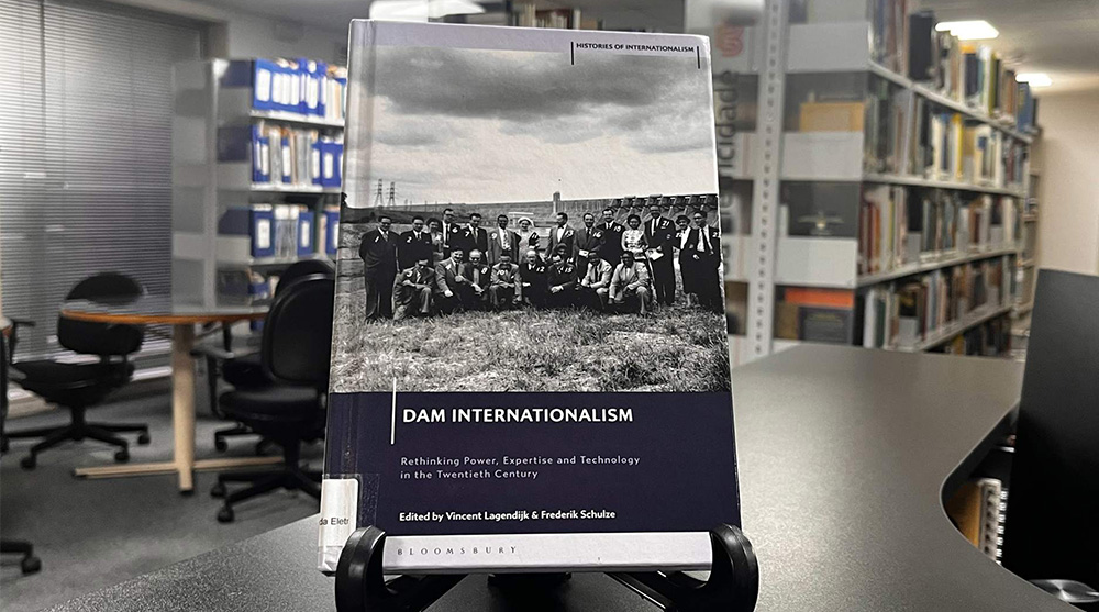 Frederik Schulze durante pesquisa sobre a história das hidrelétricas no Brasil.