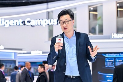 Huawei e SOLUM revelam Solução de Rede Inteligente Convergente Shop-in-Shop (loja dentro de outra loja) para acelerar a inteligência no varejo