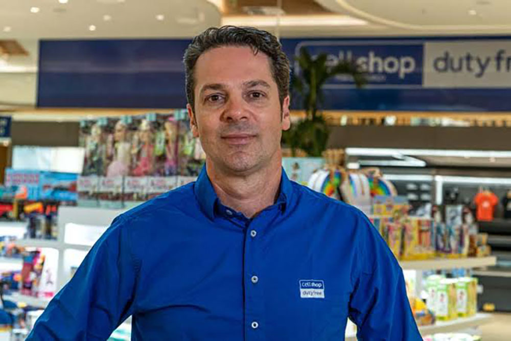 Conheça o brasileiro que transformou uma loja de 12m² em um dos maiores polos de compras da fronteira