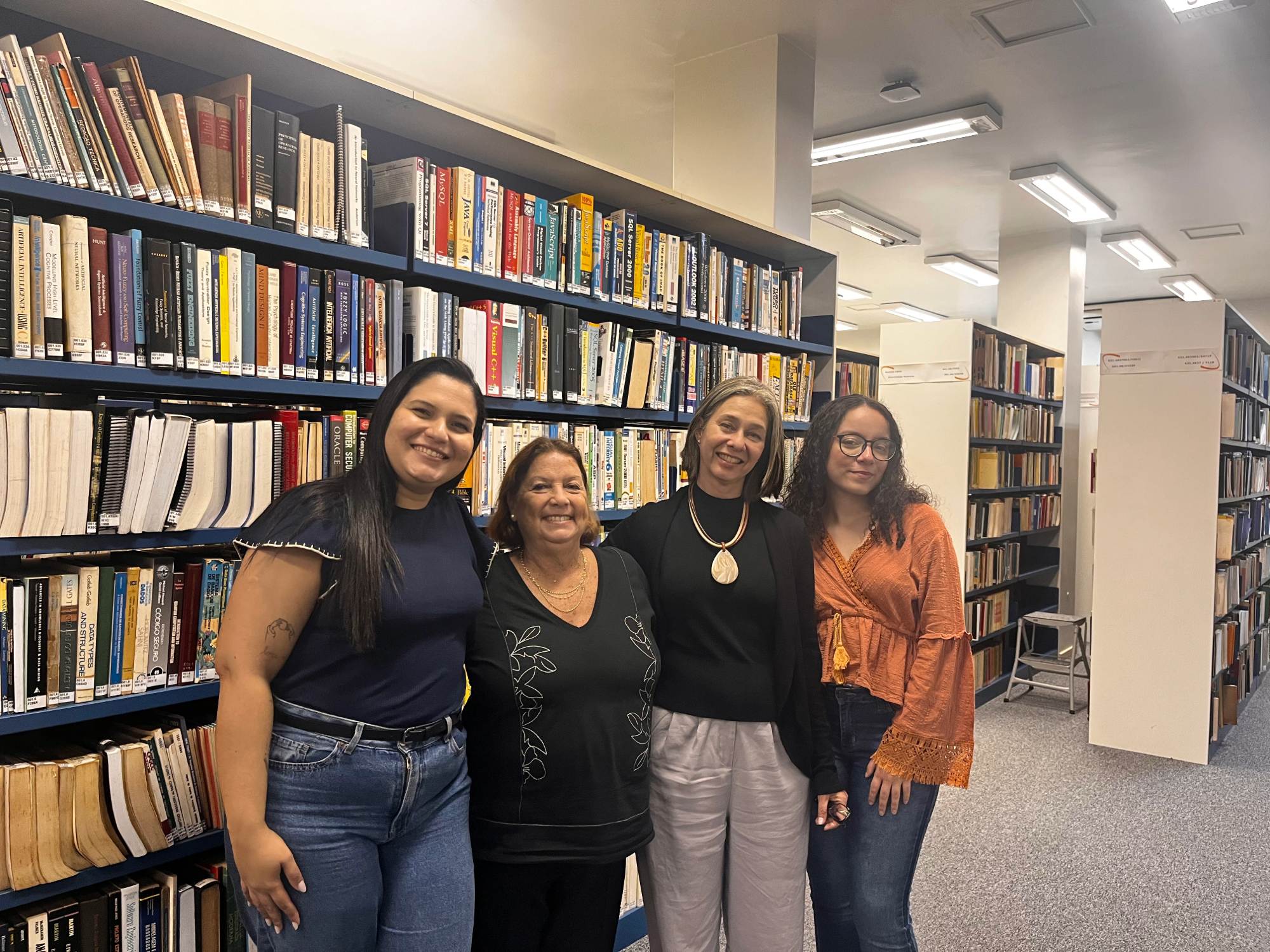 Equipe da Memória da Eletricidade conhece biblioteca da Comissão Nacional de Energia Nuclear