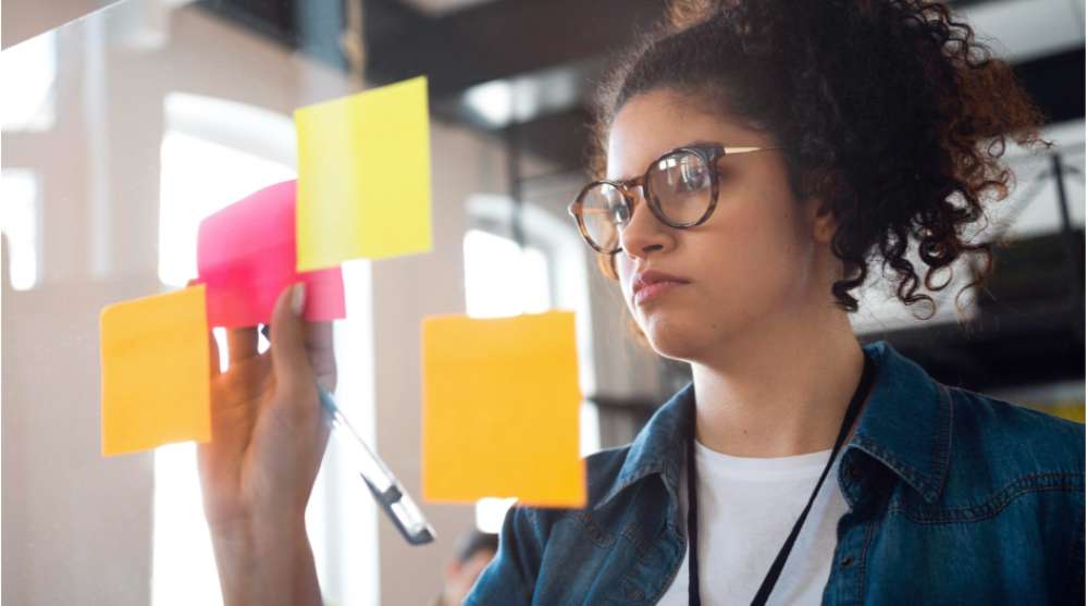 Habilidades comportamentais e digitais lideram ranking das mais exigidas nas vagas em 2026;  Confira  o top 10