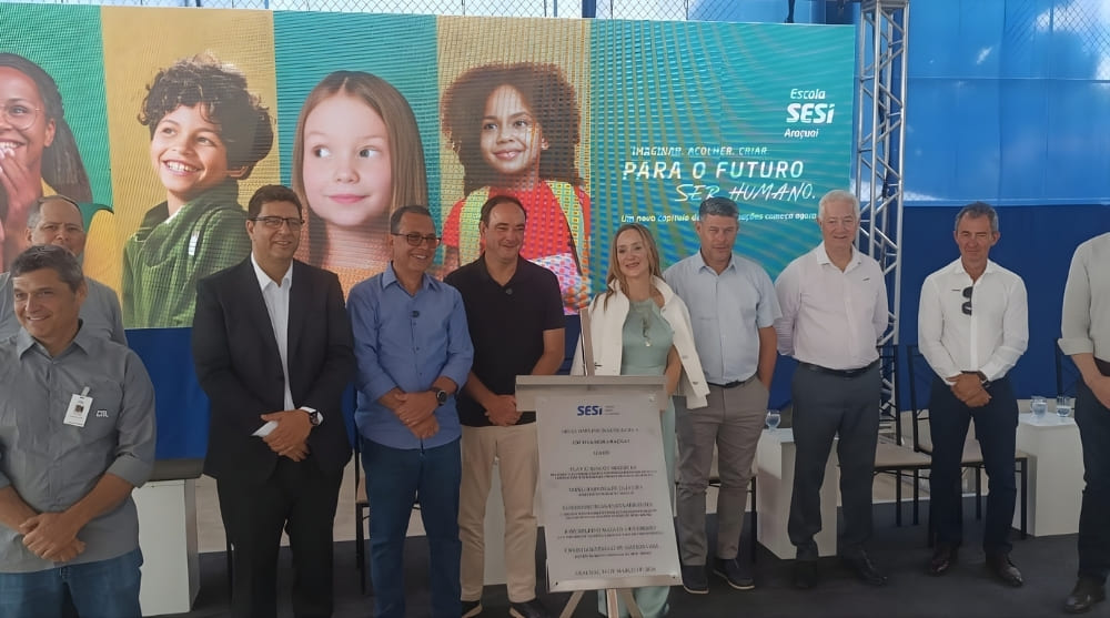 FIEMG inaugura em Araçuaí escola SESI e lança pedra fundamental para unidade em Salinas