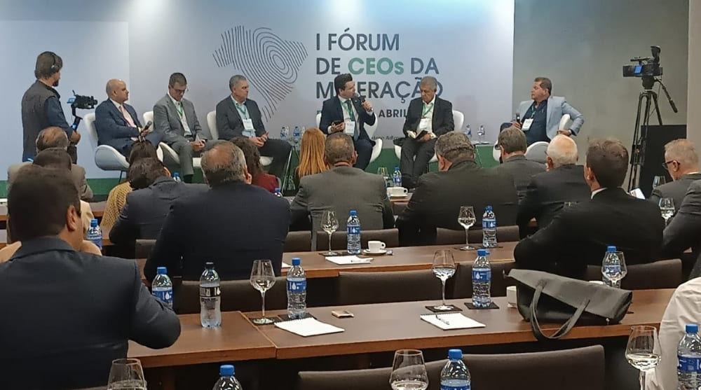 Liderança, licença social e estratégia global marcam debate entre CEOs da mineração em Brasília