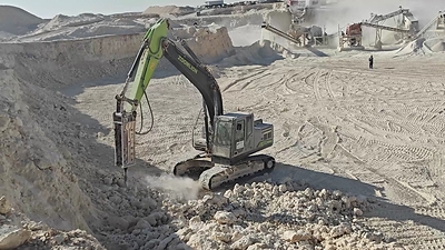 Engenheiro da Zoomlion compartilha a história de P&D por trás de escavadeira no Oriente Médio reconhecida na sétima Conferência de Inovação Tecnológica