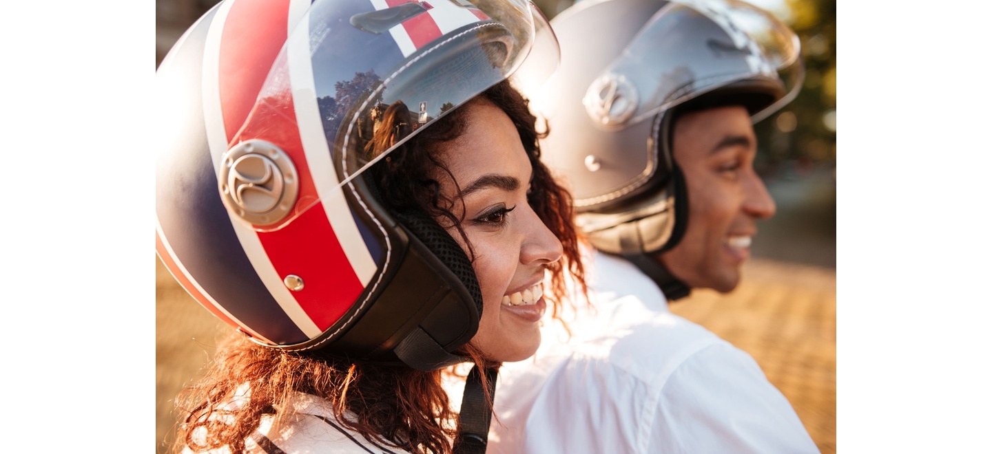Capacete compartilhado: quais os riscos invisíveis de usar equipamentos de terceiros