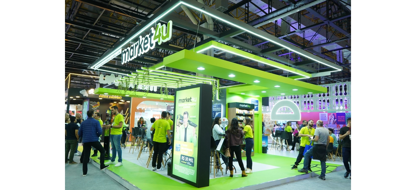 market4u apresenta totem com reconhecimento facial e mira expansão na ABF Franchising Expo 2026