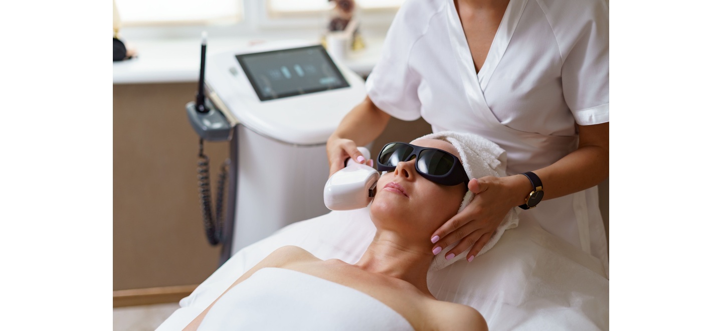Pelos no rosto incomodam? Saiba quais áreas podem receber depilação a laser