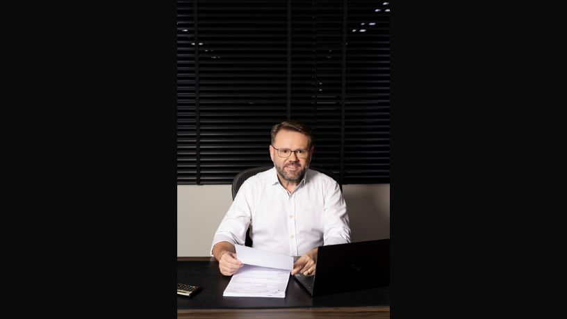 Transformação digital e competitividade empresarial: por que a adaptação deixou de ser uma escolha, explica Dalmi Fernandes Defanti Junior, especialista em assuntos gráficos