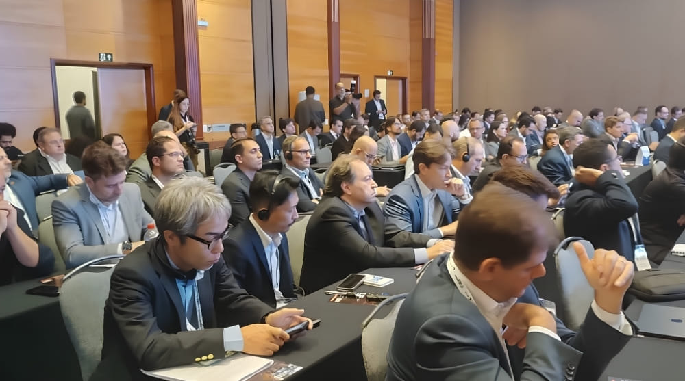 Participantes do Brazil Lithium & Critical Minerals Summit 2026 debatem oportunidades, desafios regulatórios e investimentos em minerais críticos no Brasil.