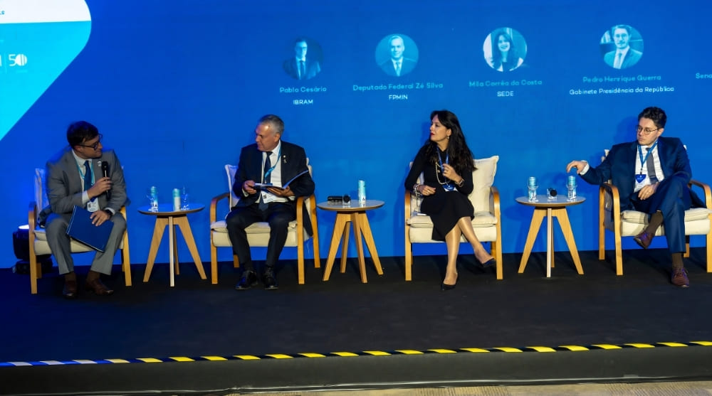 Apresentação do programa Vale do Lítio como modelo de desenvolvimento regional e fortalecimento da cadeia de minerais críticos.
