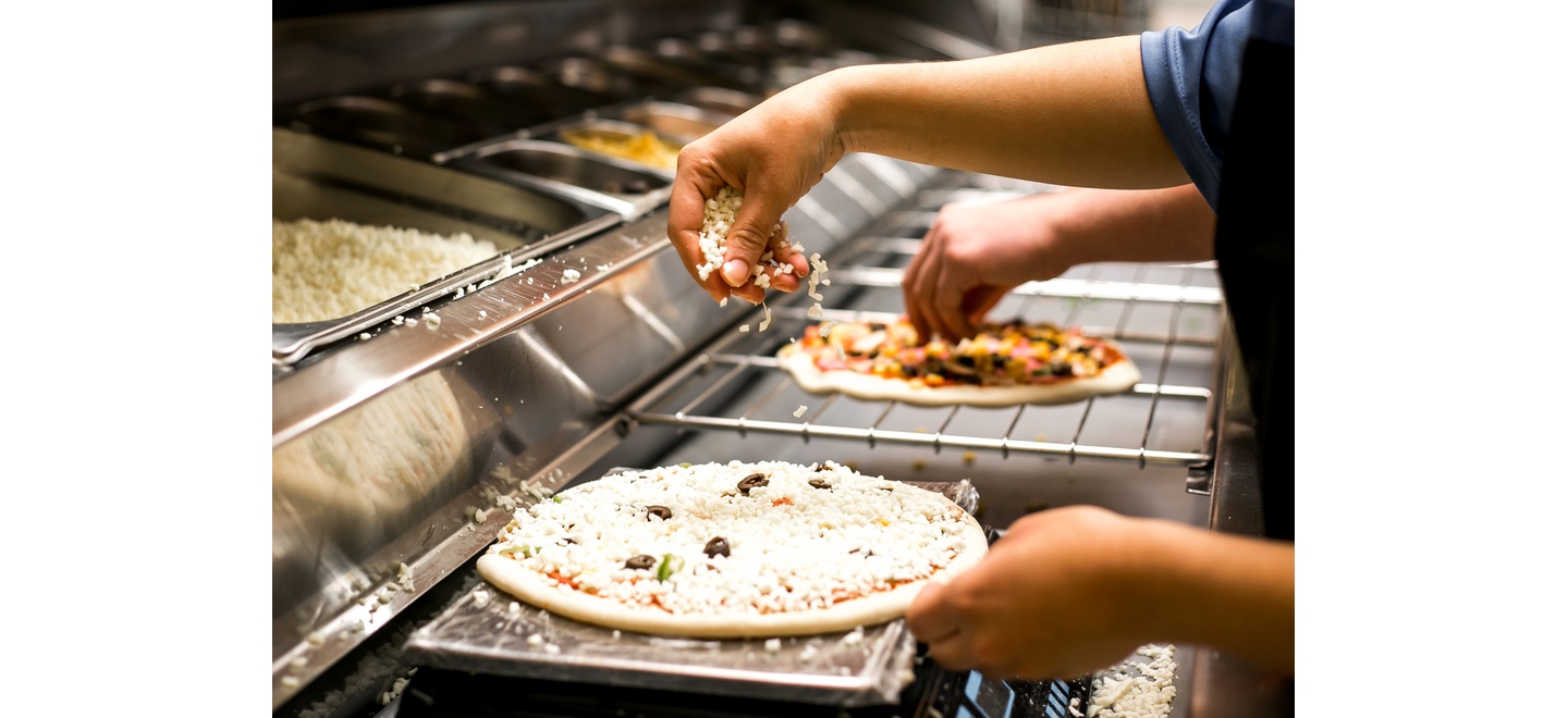 Brasil ganha uma nova pizzaria a cada duas horas em 2026 e abre quase 2 mil pizzarias em cinco meses, segundo levantamento da Apubra