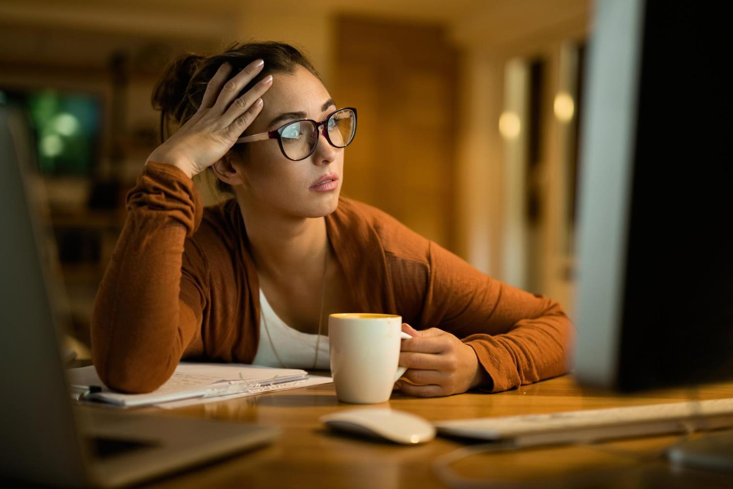 Cansado ou entediado? Especialista explica por que o Brasil confunde burnout com falta de estímulo no trabalho