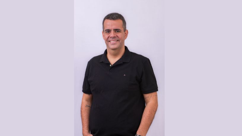 Por que a mortalidade por câncer de mama não caiu no Brasil como em países ricos: Dr. Vinicius Tadeu Sattin Rodrigues analisa a lacuna de cobertura do rastreamento