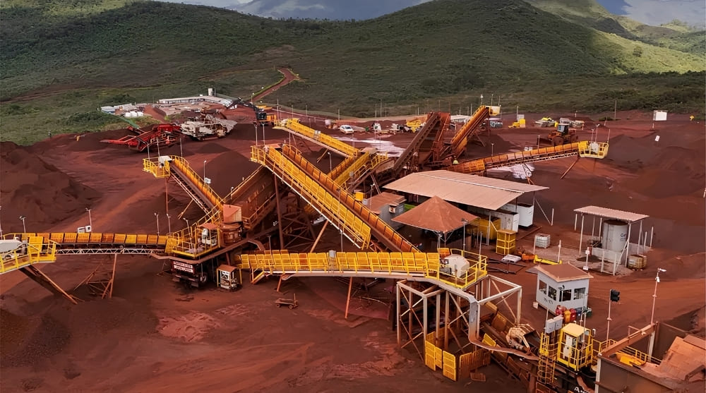 Cedro implanta sistema avançado de transporte de minério de ferro para substituir trânsito de carretas em Mariana