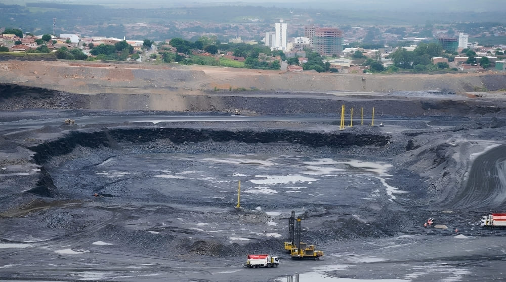 Mineração brasileira fatura R$ 150,7 bilhões no primeiro semestre de 2026 e amplia exportações