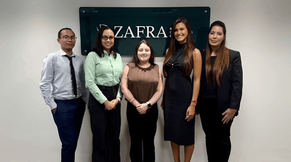 Reunião de negócios internacionais entre representantes do agronegócio brasileiro e parceiros estrangeiros para ampliar exportações e relações comerciais.