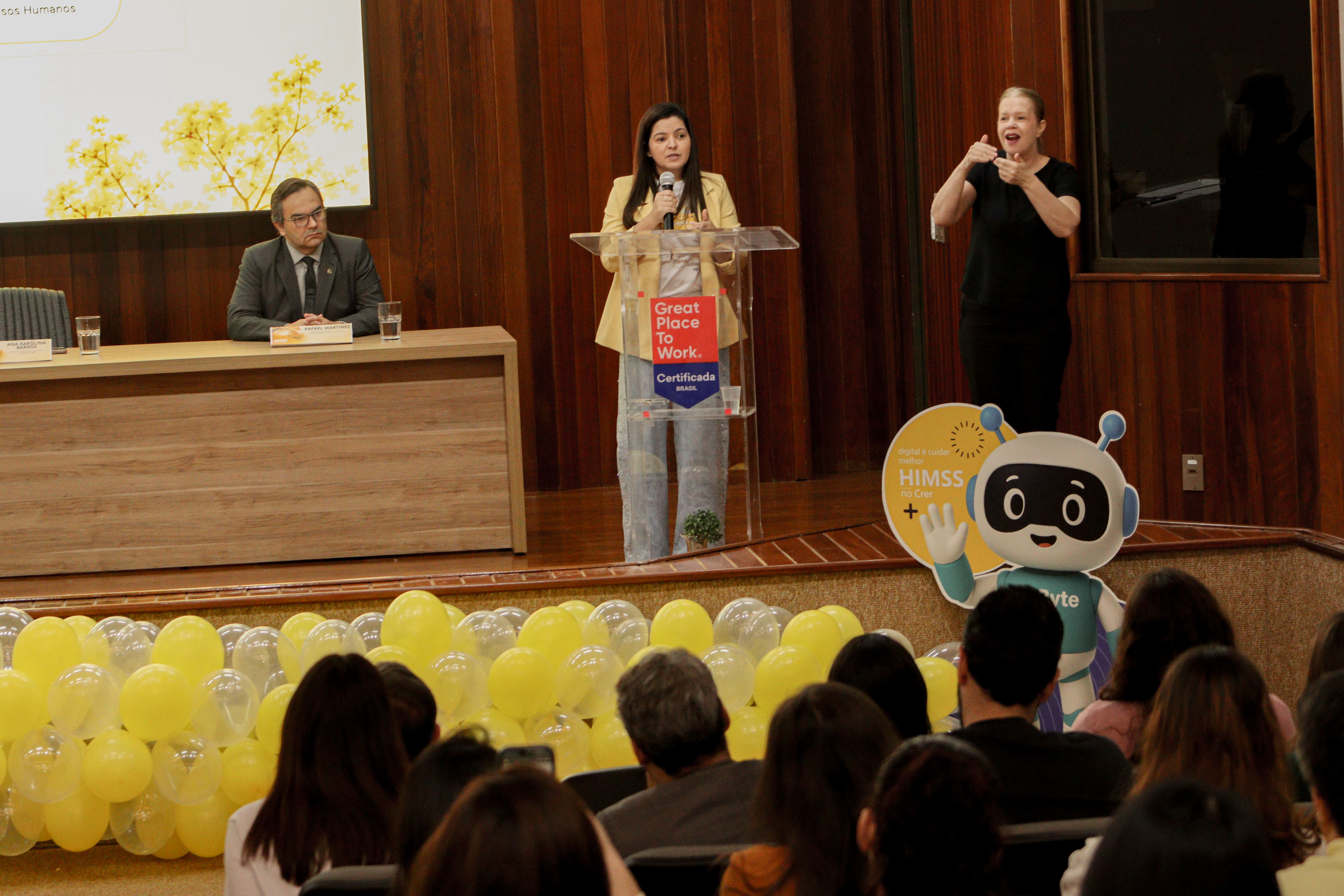 Ana Karolina destaca atuação da Agir com programa Dialoga Mais