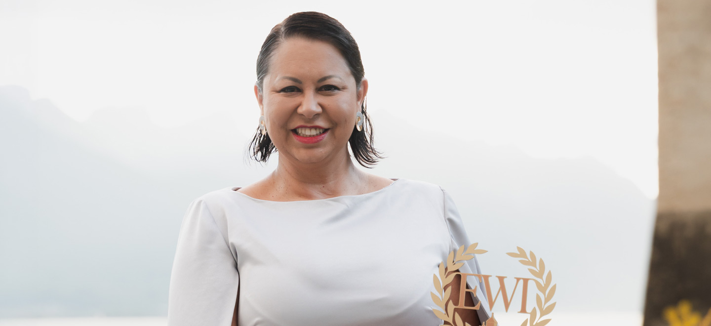 Andréia Fioravante recebe reconhecimento internacional na Suíça por atuação em impacto social e desenvolvimento feminino