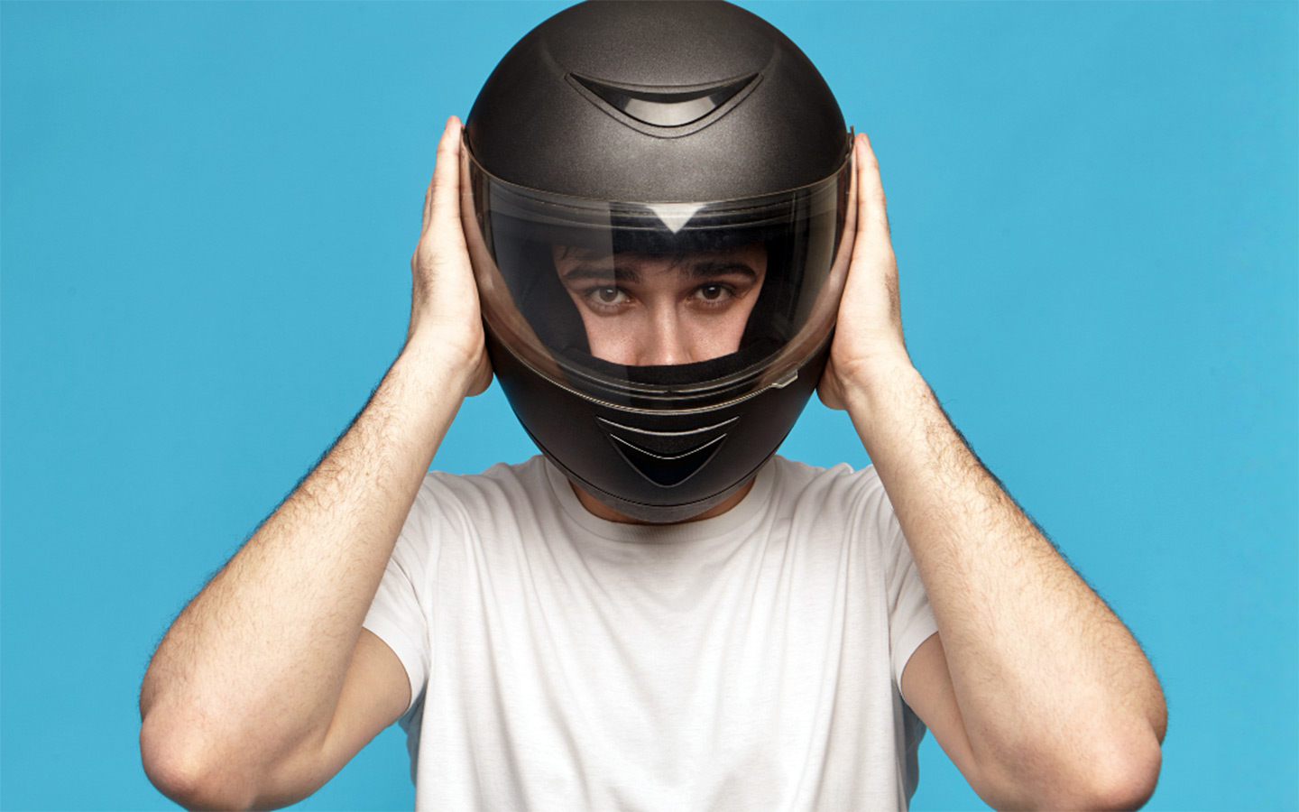 Saiba como evitar o aparecimento de fungos e bactérias no capacete