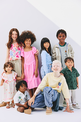 “Roupa de quem brinca”: Renner transforma moda em parte da diversão neste Dia das Crianças