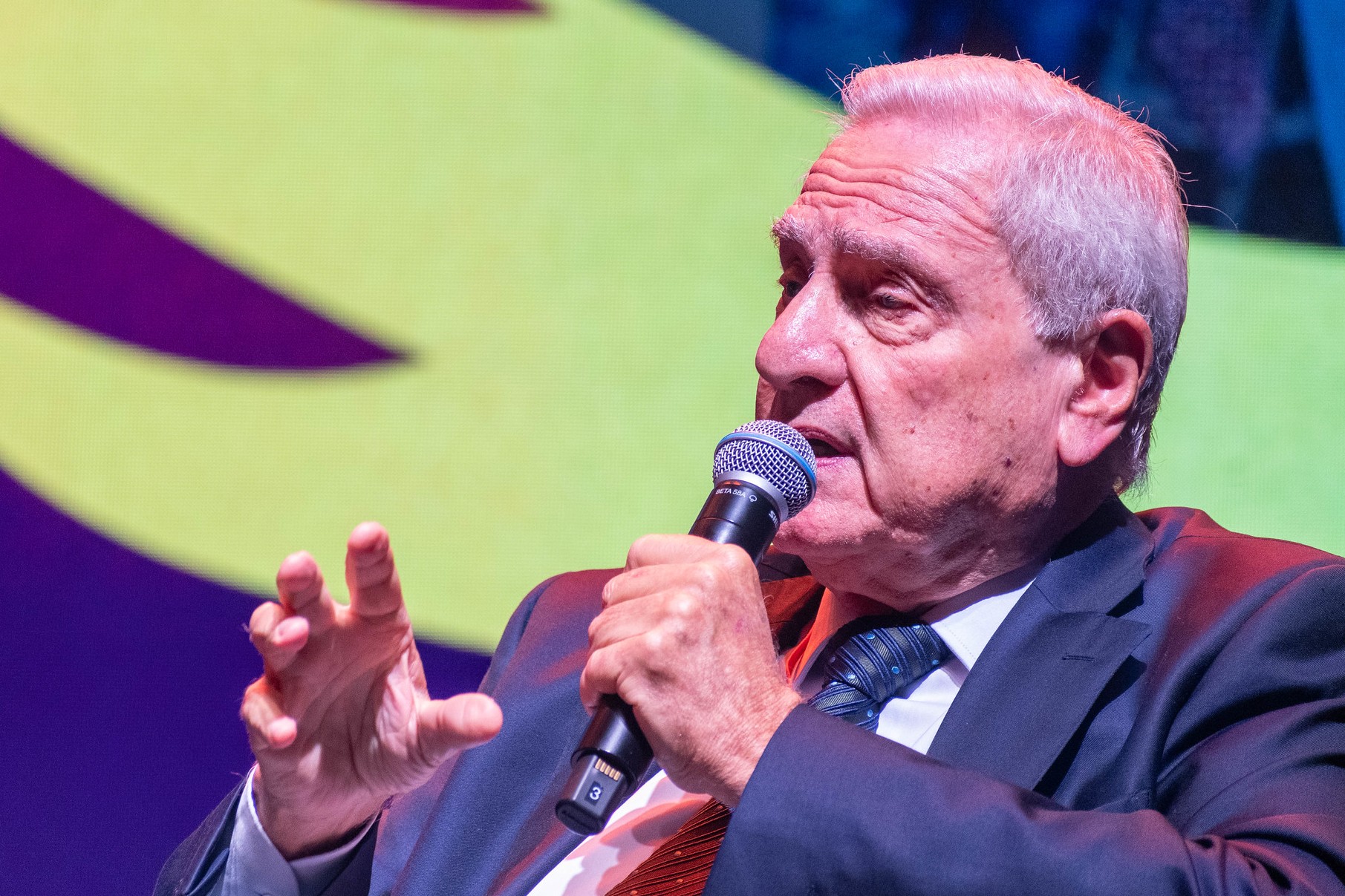 Carta aos brasileiros propõe trocar a polarização por um pacto em torno do trabalho, da liberdade e das instituições