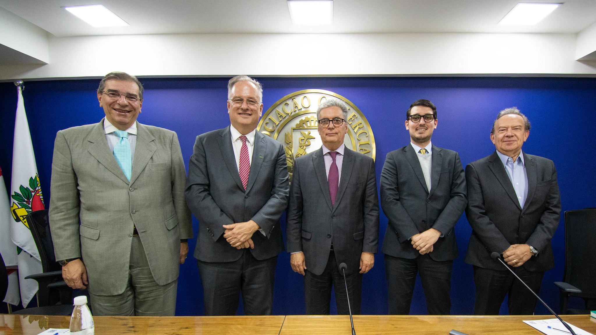 Dívida da empresa só deve atingir o sócio com prova de abuso, defende professor da USP na  Associação Comercial de São Paulo