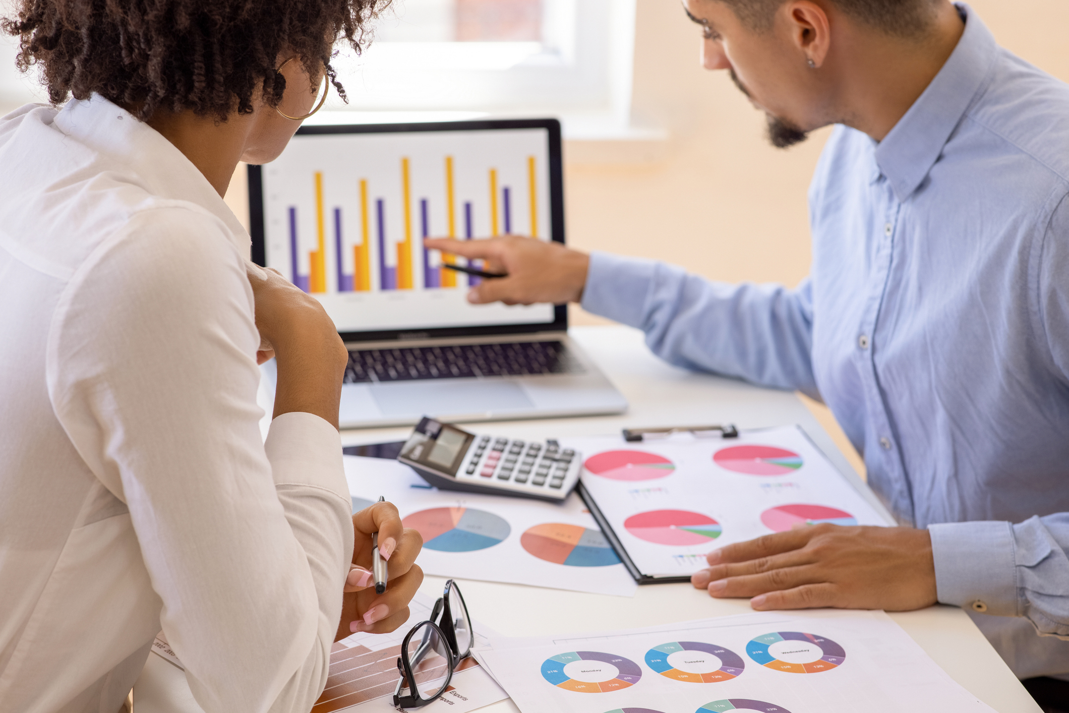 O custo da dívida: o que define os juros pagos por empresas e projetos
