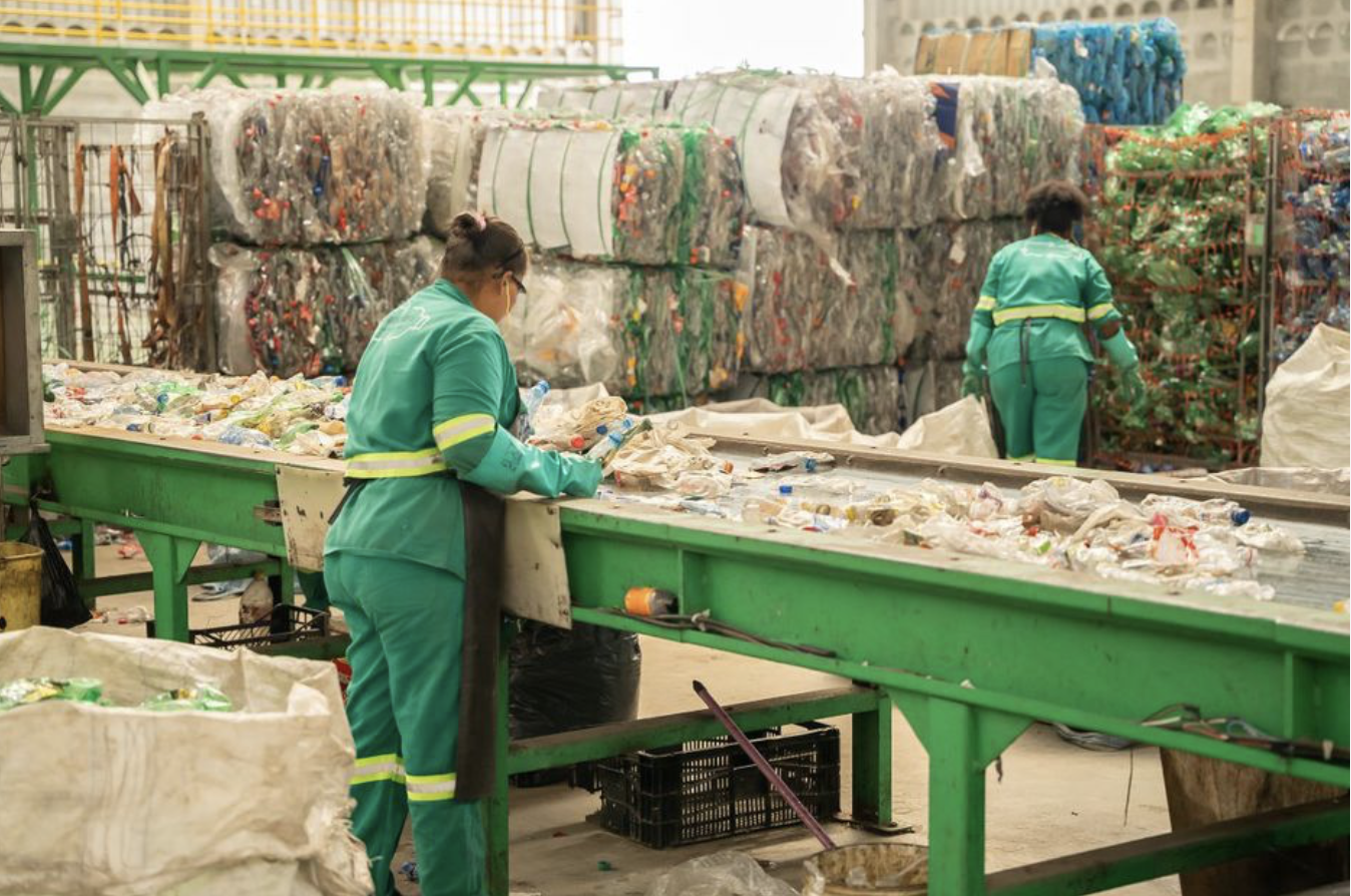 Coca-Cola Brasil cria projetos que visam reduzir o descarte de resíduos