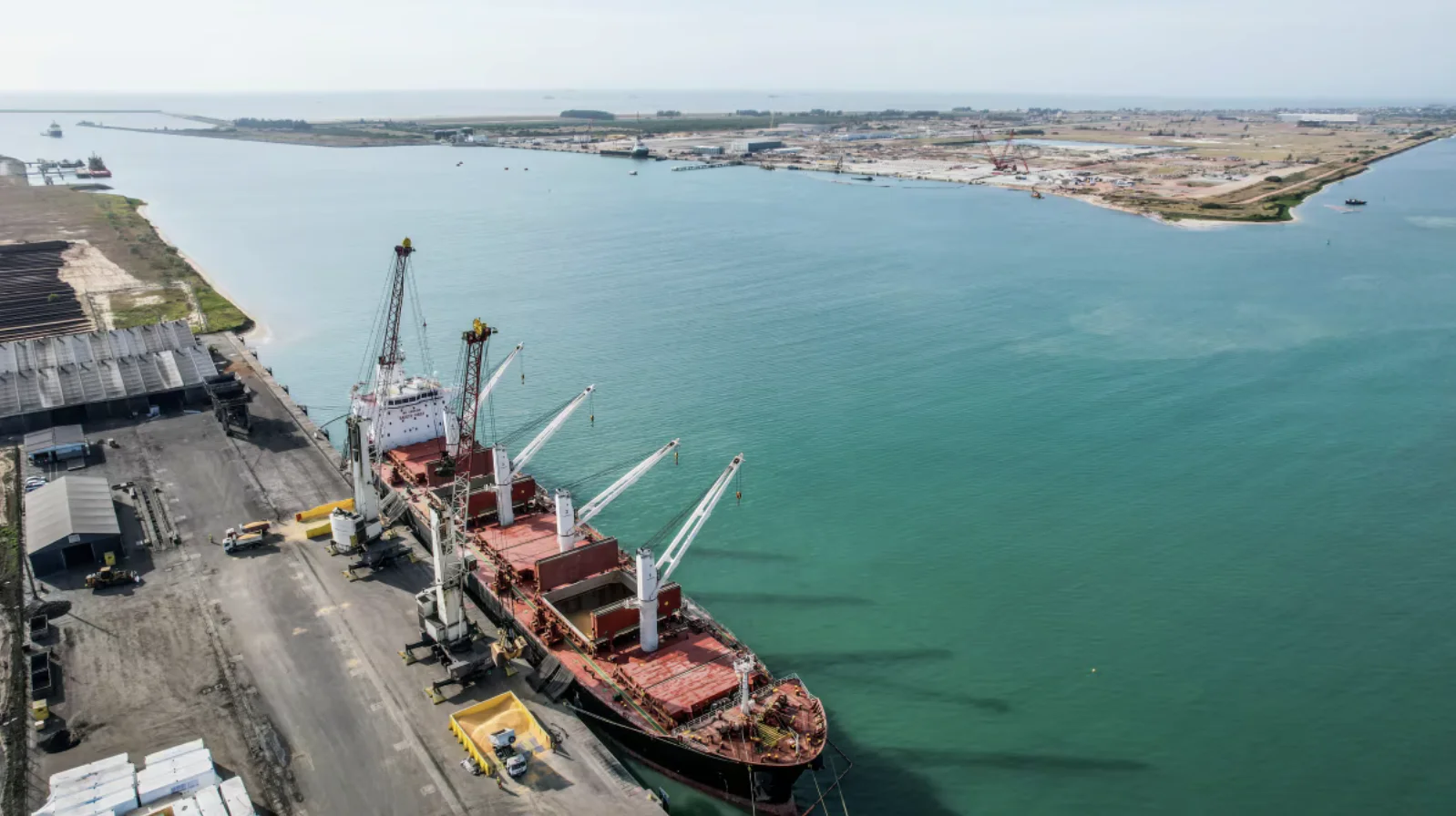 Porto do Açu consolida estratégia pró-transição energética