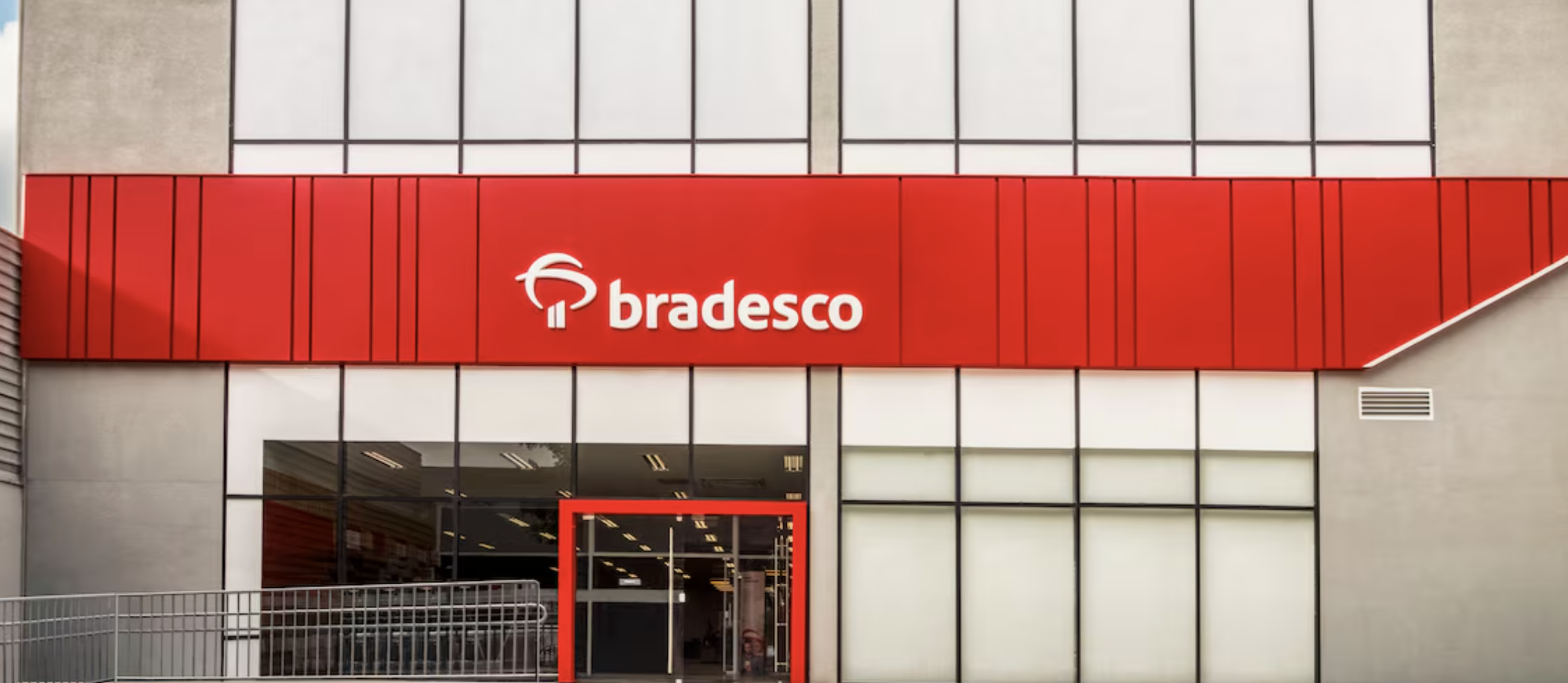 Bradesco reduz em 81% o tempo de inicialização dos computadores e prepara avanço em IA